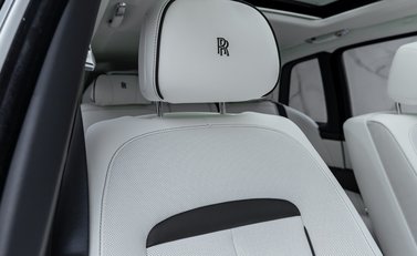 Rolls-Royce Cullinan Series II BLACK BADGE 12