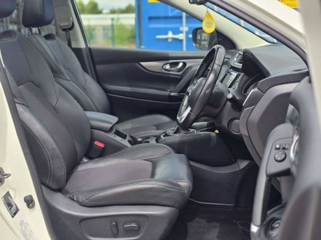 Nissan Qashqai 1.3 DIG-T Tekna SUV 5dr Petrol DCT Auto Euro 6 (s/s) (160 ps) 18