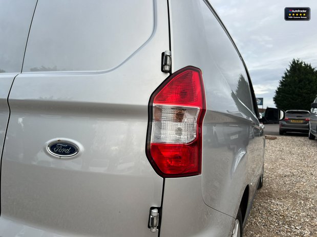 Ford Transit Courier SWB L1H1 Low Roof Limited Air Con Alloys Sensors E 19
