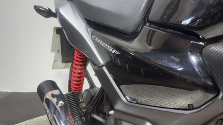 Honda CB 2021 17k NEW MOT GREAT CONDITION 125CC LEARNER BIKE CBF125 9