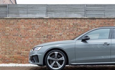 Audi S4 Avant Black Edition 28