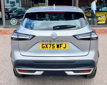 Nissan Qashqai 1.3 Qashqai Acenta Premium DiG-T MHEV 5dr 6