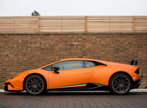 Lamborghini Huracan Performante 2