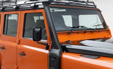 Land Rover Defender 110 Adventure Edition 24