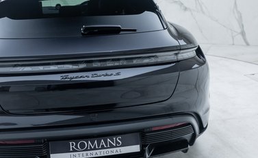 Porsche Taycan TURBO S CROSS TURISMO 38