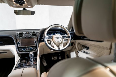 Bentley Bentayga W12. ALL TERRAIN SPEC. PANORAMIC ROOF. H, C & M SEATS. PRIVACY GLASS. 15