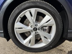 Audi Q4 40 S line SUV 5dr Electric Auto 82kWh (204 ps) 17