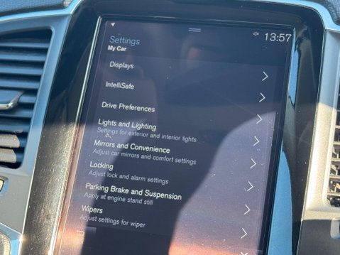 Volvo XC90 2.0 D5 Momentum Geartronic 4WD Euro 6 (s/s) 5dr 24