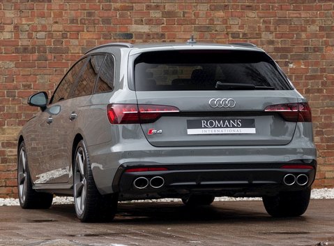 Audi S4 Avant Black Edition 3