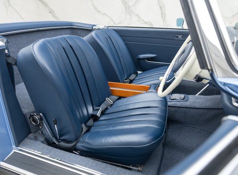 Mercedes-Benz 280 SL W113 Pagoda 17