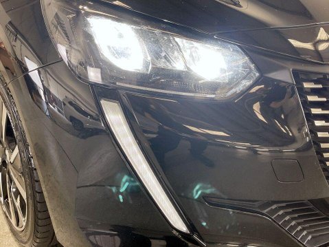 Peugeot 208 1.2 PureTech Allure Hatchback 5dr Petrol EAT Euro 6 (s/s) (130 ps) 9