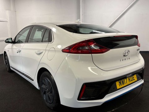 Hyundai IONIQ 1.6 IONIQ Premium FHEV Semi-Auto 5dr 4