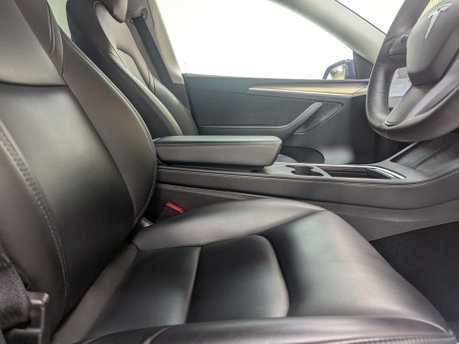 Tesla Model Y ModeL Y Long Range AWD 4WD 5dr 29