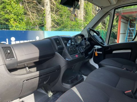 Peugeot Boxer 2.2 Boxer 440 17-SEAT Minibus Lite NON-D1 with Full width Ramp. E6 17