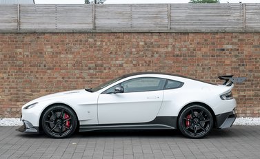 Aston Martin Vantage GT8 2