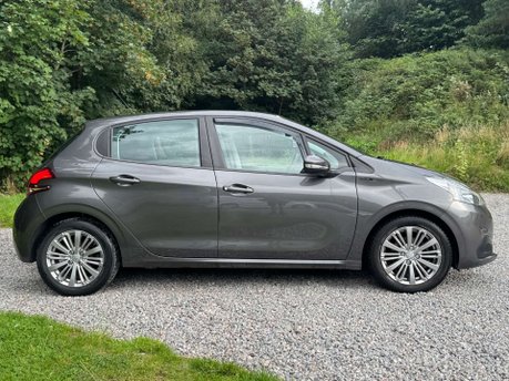 Peugeot 208 1.2 208 Signature S/S 5dr 3