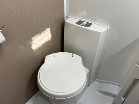 Swift Edge 476 6 Berth Motorhome Fiat Ducato 2.3 M/Jet 120 Chassis 26