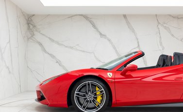 Ferrari 488 Spider 28