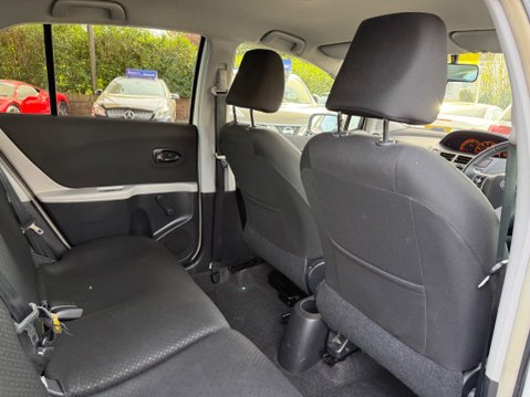 Toyota Yaris 1.33 Dual VVT-i SR Euro 5 (s/s) 5dr 23