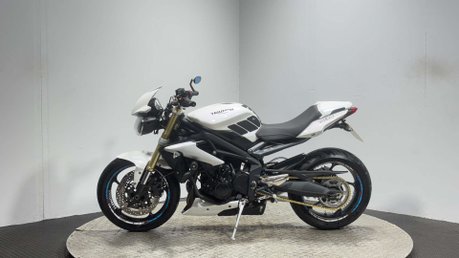 Triumph Street Triple 2016 66 plate 13k new MOT serviced quickshifter and exhaust 4