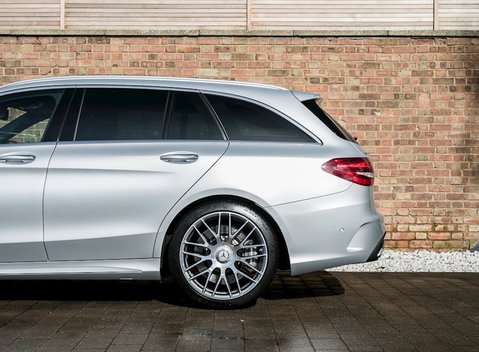 Mercedes-Benz C Class C63 Estate 26