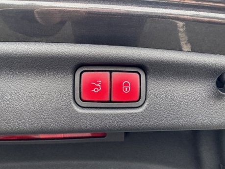 Mercedes-Benz C Class C300 D MHEV AMG Line Premium Auto Diesel Saloon 360 CAM/MEMORY SEATS/SATNAV 33