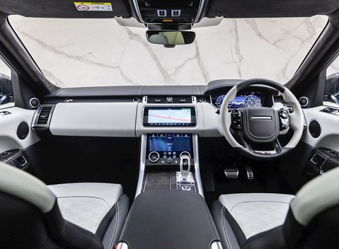 Land Rover Range Rover Sport 5.0 SVR Carbon Edition 17