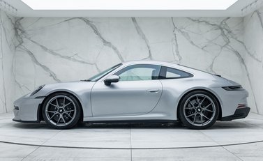 Porsche 911 GT3 Touring (992) 2