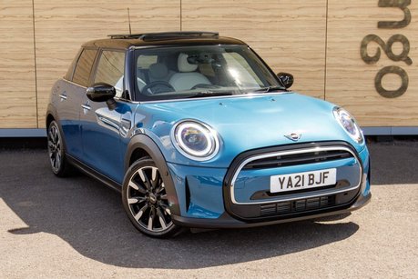 Mini Hatch COOPER EXCLUSIVE