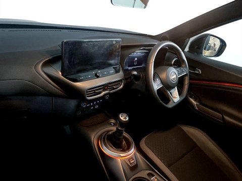 Nissan Juke 1.0 DIG-T N-Connecta SUV 5dr Petrol Manual Euro 6 (s/s) (114 ps) Air Con - 14