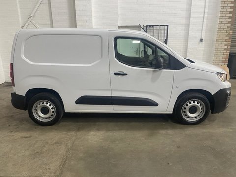 Peugeot Partner BLUEHDI PROFESSIONAL PREMIUM PLUS L1 4