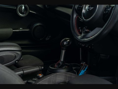 Mini Hatch 2.0 Cooper S Auto 3dr 18