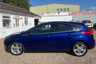 Ford Focus ZETEC 125BHP…1 PREVIOUS OWNER.. 8 MAIN DEALER SERVICES.. SAT NAV..BLUETOOTH 20