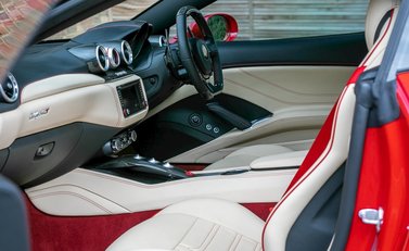 Ferrari California T HS 14