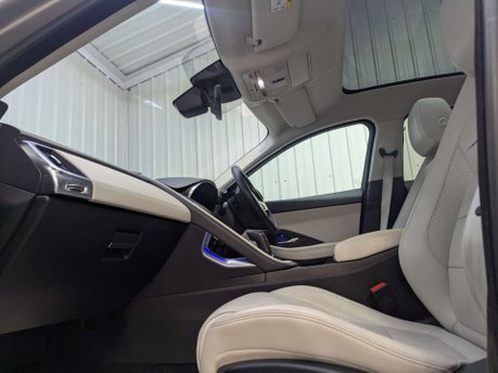Jaguar E-Pace 2.0 E-PACE R-Dynamic HSE i AWD Auto 4WD 5dr 55