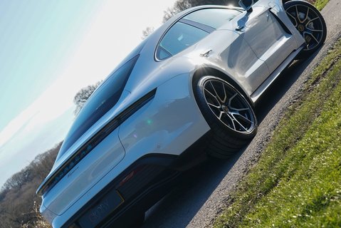 Porsche Taycan Performance Plus 93.4kWh 20
