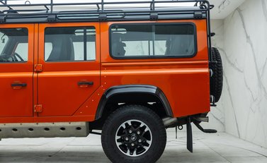 Land Rover Defender 110 ADVENTURE 38