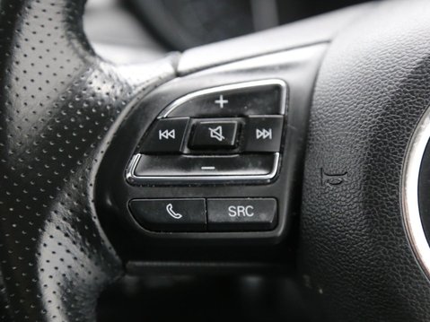 MG MG5 52.5kWh Excite Auto 5dr 11