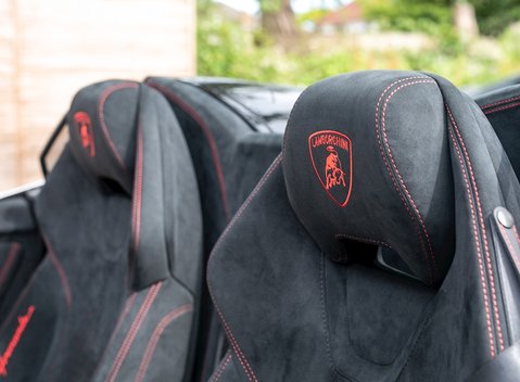 Lamborghini Huracan Spyder LP640-4 Performante 17