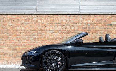 Audi R8 V10 Plus Spyder 30