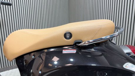 Piaggio Vespa Primavera 2021 ONLY 612 MILES NEW MOT SERVICED 50CC AUTO 32