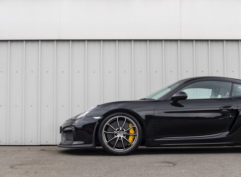 Porsche Cayman GT4 (718) 26