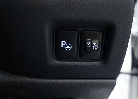Toyota C-HR 1.2 VVT-i Excel SUV 5dr Petrol Manual Euro 6 (s/s) (116 ps) 34