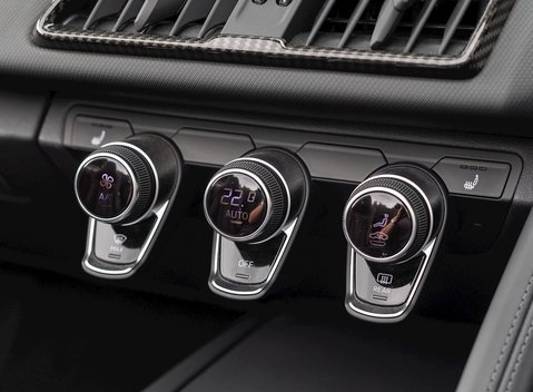 Audi R8 V10 Plus Spyder 18