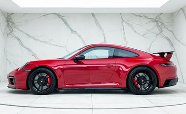 Porsche 911 Carrera 4 GTS (992) 3
