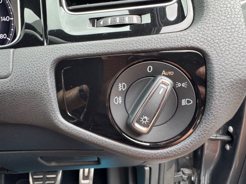 Volkswagen Golf GTI TSI DSG 49