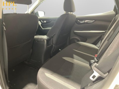 Nissan Qashqai 1.3 DIG-T Acenta Premium SUV 5dr Petrol Manual Euro 6 (s/s) (160 ps) 19