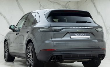 Porsche Cayenne E-Hybrid 3