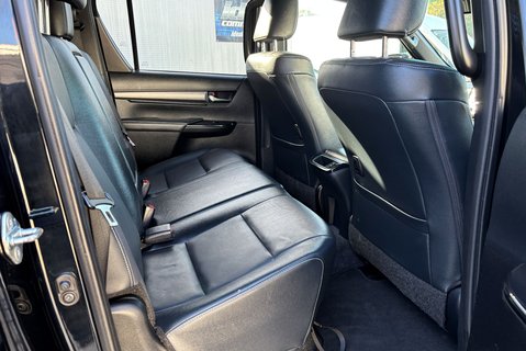 Toyota Hilux Invincible X 4WD 2.8 D-4D Double Cab Pickup - Hardtop Canopy 18