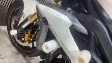 Triumph Street Triple 2014 27K NEW MOT SERVICED SCORPION EXHAUST NAKED 675CC TRIPLE 14